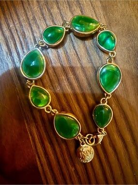 Vintage Jones New York JNY Gold Green Lucite Teardrop Link Statement Bracelet